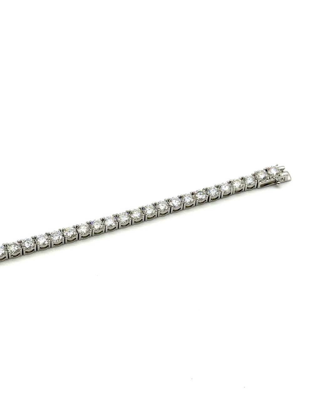 925 Silver, 13.5CTW Moissanite Tennis Bracelet - 7.5" - Picture 4 of 7